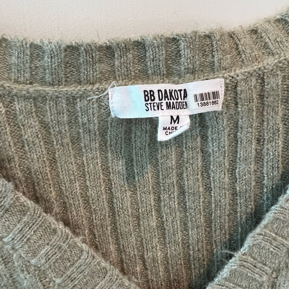 BB DAKOTA BY STEVE MADDEN Make It Short Sweater Size M - Picture 14 of 16